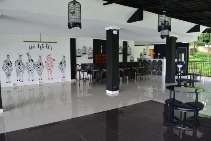 Albero Hotel Bogor Exterior photo