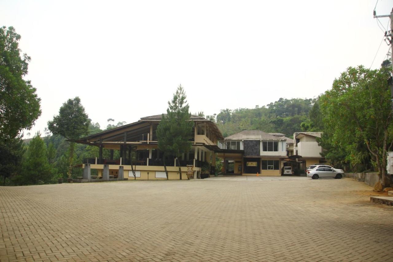 Albero Hotel Bogor Exterior photo